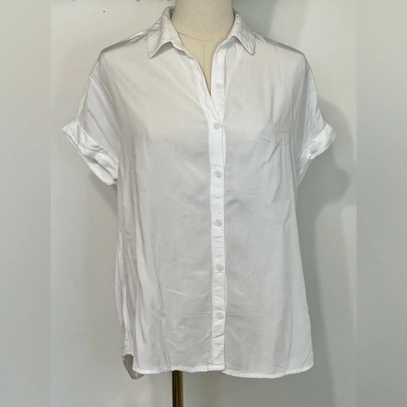 BEACHLUNCHLOUNGE White Short Sleeve Button Up Blouse Size Small - Picture 4 of 8